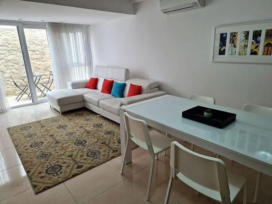 The Caves Cosy Apartment 1 St. Julian's